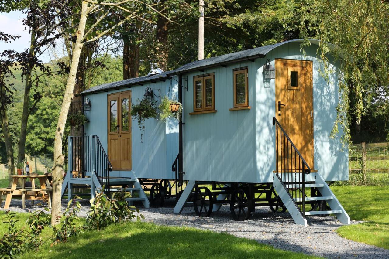 Upper Gelli Luxury Holiday Lodge, Converted Dairy & Cosy Shepherds Huts เวลช์พูล ภายนอก รูปภาพ